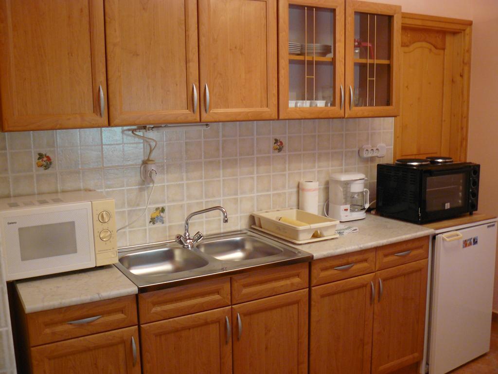 Zsuzsi Apartman Залакарос Стая снимка